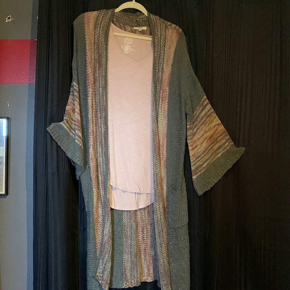 Multi-colored 3/4 sleeve cardigan